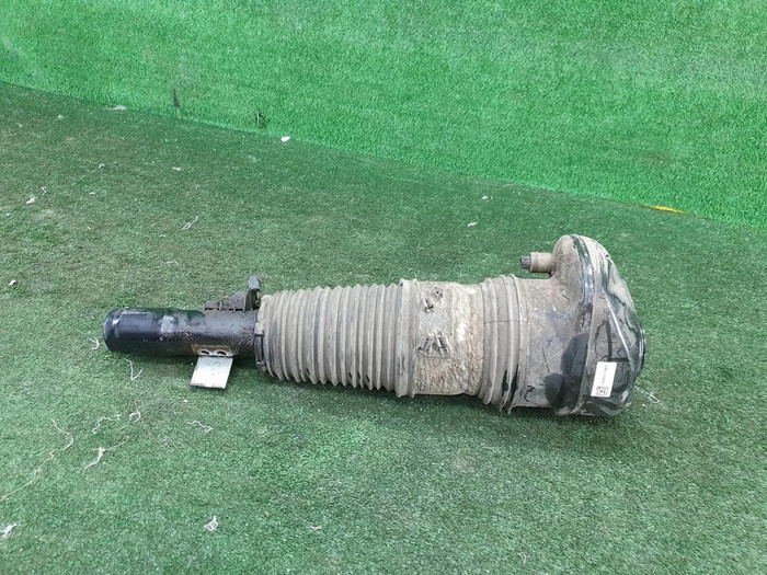 Стойка пневматическая передняя левая BMW 6er G32 (2017-н.в.)