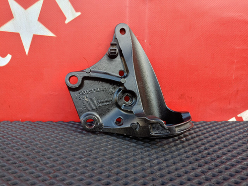 Кронштейн амортизатора кабины левый