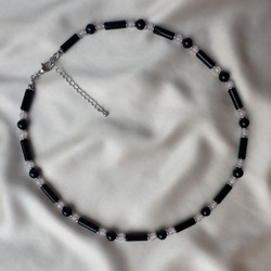 Чокер с чёрным агатом, гематитом и розовым кварцем 40+5 см — Викториэль