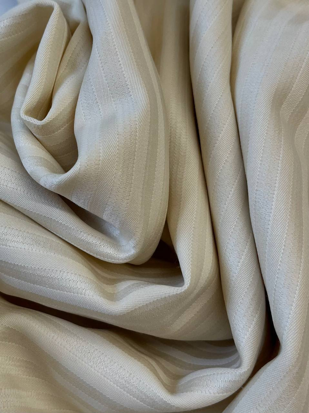 Шерсть костюмная Loro Piana бежевая в полоску