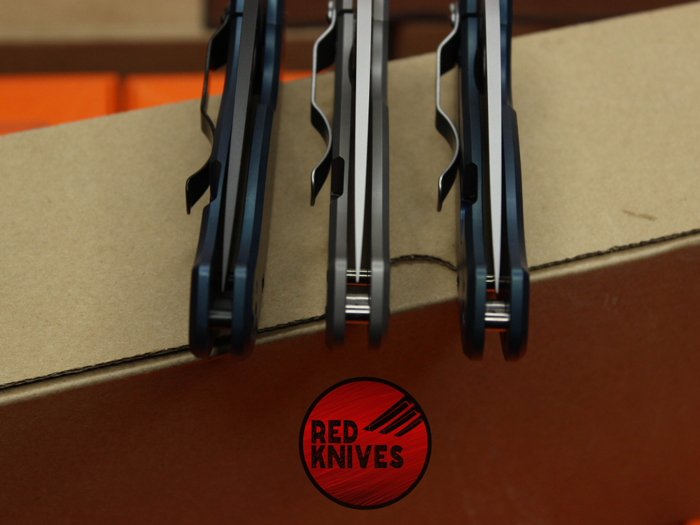 Нож Spyderco Tenacious R.I.L. Blue TitaniumC122TIBLBK - темный клинок, титан анодированный