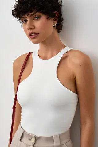 Майка из хлопка кремового цвета