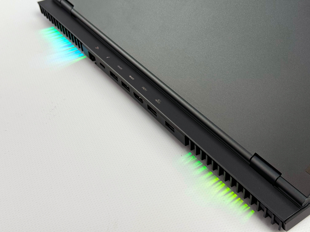 Игровой ноутбук Lenovo Legion 7 /RTX 3080 16GB/Ryzen 9 5900HX/16GB/1TB/16.0/2560x1600/165 Гц