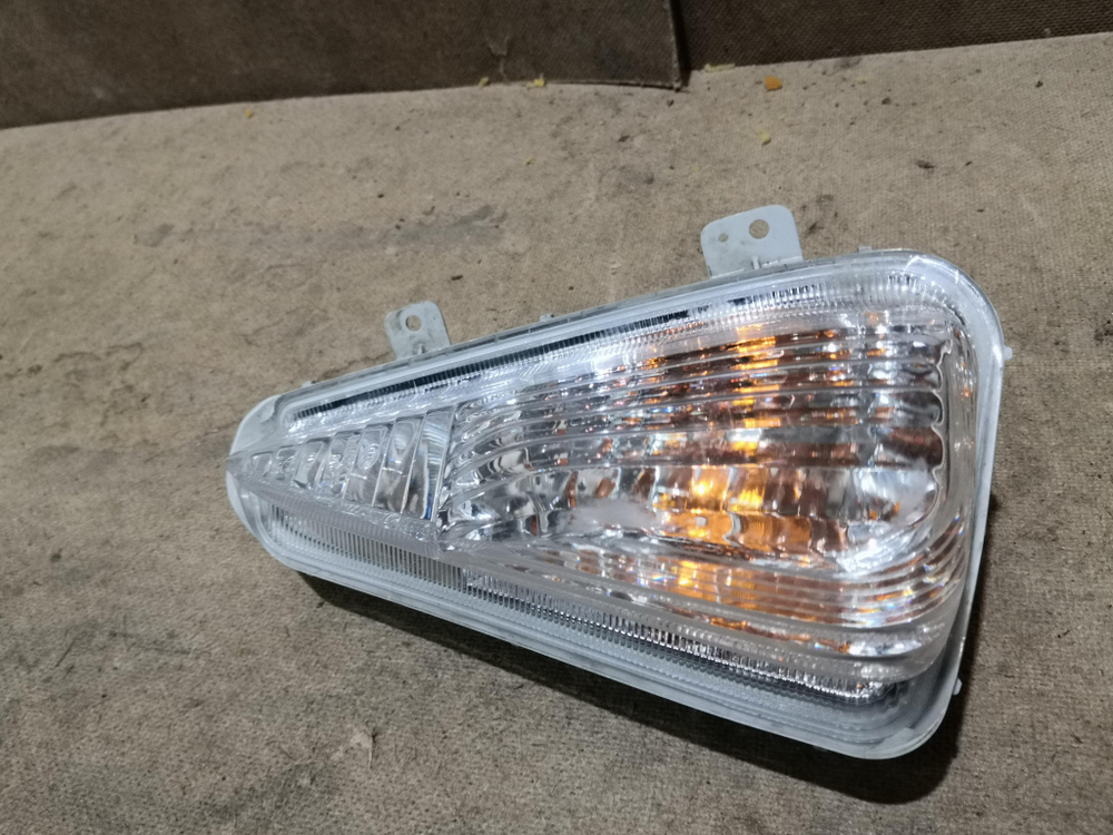 Указатель поворота правый Toyota Camry (XV55) 17-18 Б/У  8151133120