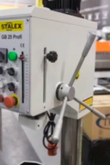 Вертикально-сверлильный станок Stalex SHD-32PF PRO