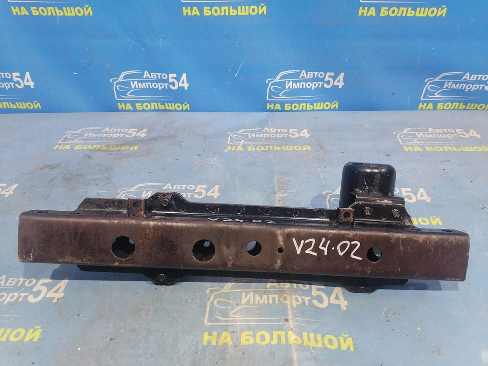 Балка передняя поперечная MITSUBISHI PAJERO 1994