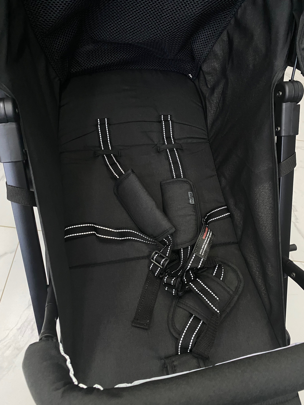 Коляска прогул. TRIP (2кол.(14см)2кол.(19см), съемн.бамп.) (Indigo) (черный)