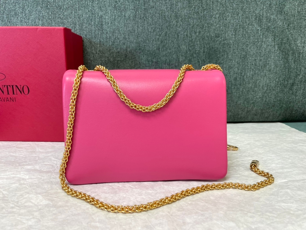 Valentino One Stud Bag with Chain 19 cm