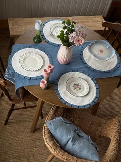 Подсвечник Floret голубого цвета из коллекции Blossom, 20 см