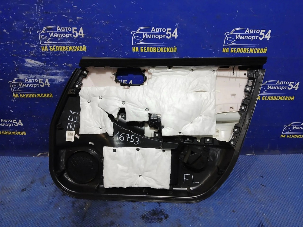 Обшивка двери NISSAN LEAF 2017-2022