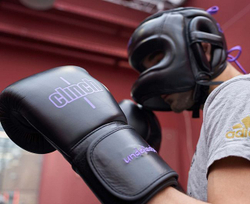 Шлем боксерский с бампером Clinch Undefeated черный C160