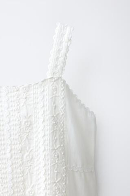 ZARA ПЛАТЬЕ С РОМАНТИЧЕСКОЙ ВЫШИВКОЙ, БЕЛЫЙ
