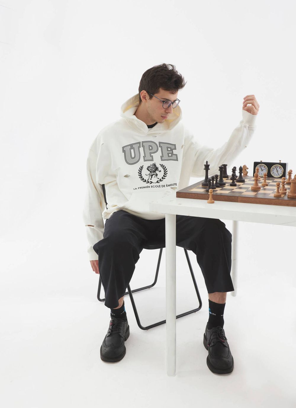 Худи Une Petite Emeute Theseus and the Minotaur молочное