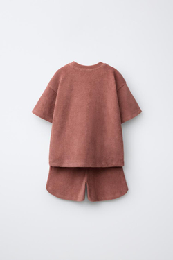 ZARA КОМПЛЕКТ ИЗ ФУТБОЛКИ С КАРМАНОМ И ШОРТОВ ИЗ МАХРОВОЙ ТКАНИ, МЕДНЫЙ