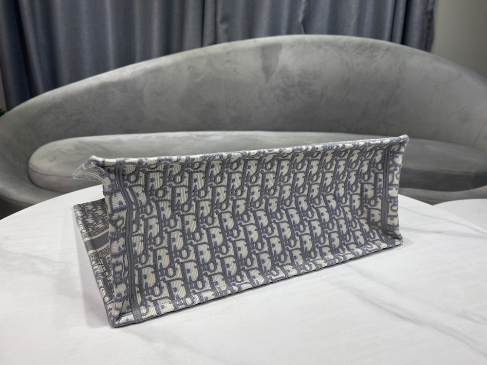Christian Dior Book Tote 42 cm