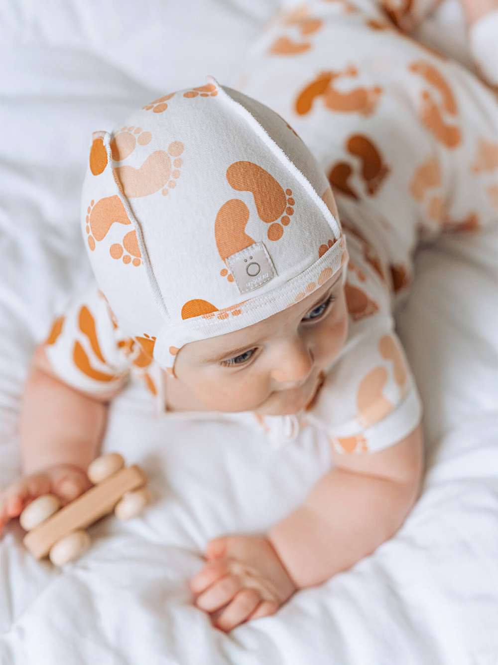 Чепчик Mjölk Ножки