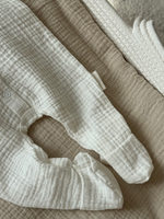 Комбинезон без декора и чепчик, Белый