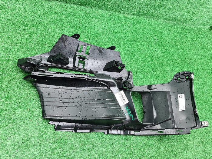 Кронштейн бампера RH Porsche 911 GT3 992 (21-нв)