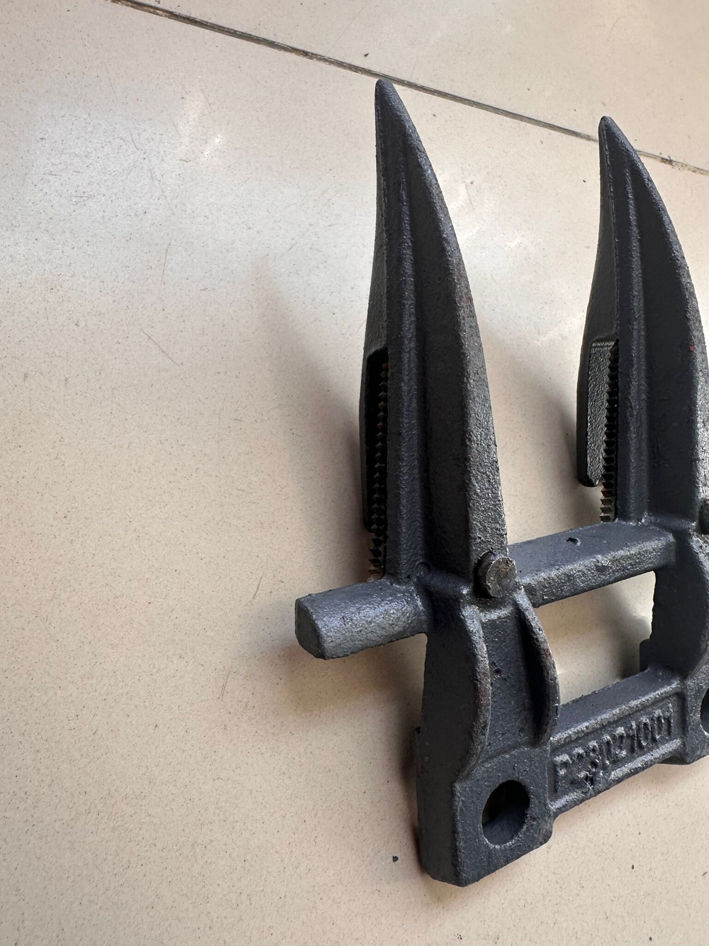 Палец реж. аппарата двойной (КИТ)