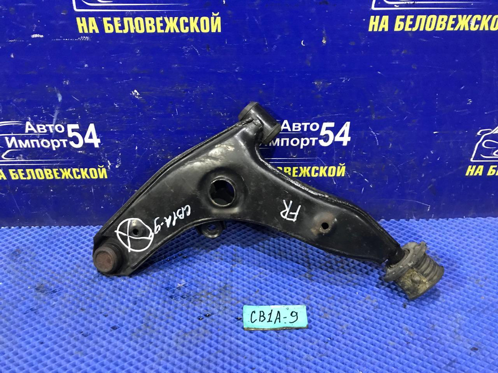 Рычаг передний правый MITSUBISHI LANCER 1994