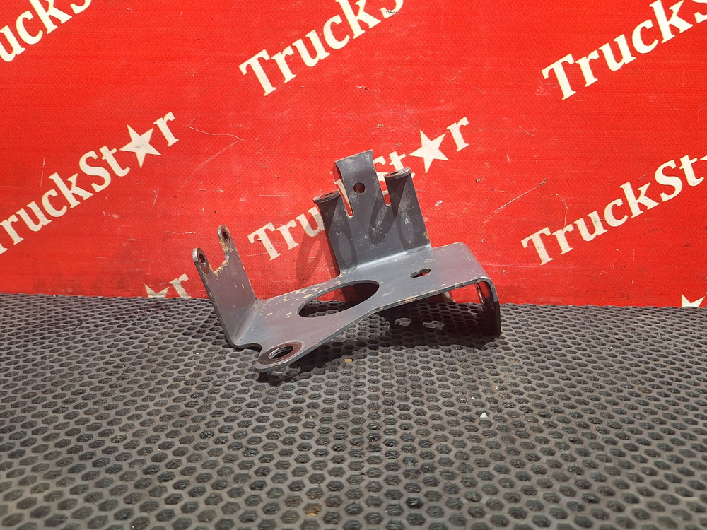 Кронштейн ускорительного клапана