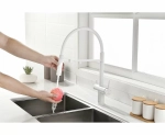 Смеситель для кухни Paulmark Gravity Gr213888-WH белый матовый