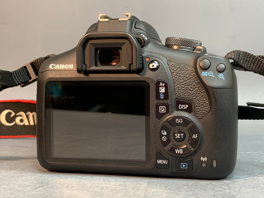 Canon EOS 2000D Body 4.000 кадров