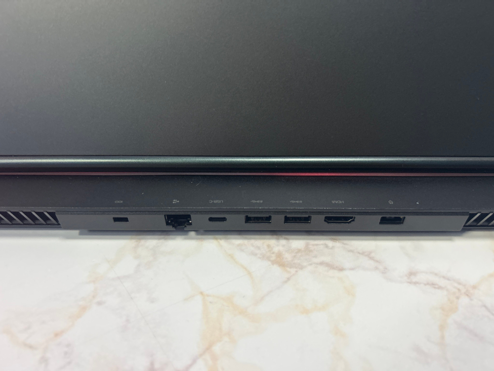 Ноутбук Lenovo Legion 5-17IMH05H. CPU: Intel Core i7-10750H, RAM: 16 ГБ, SSD: 512 ГБ, GPU: nVidia GeForce RTX 2060 6 ГБ, OS: Free DOS, LCD: 17.3"/1920x1080 пикс. 144 Hz