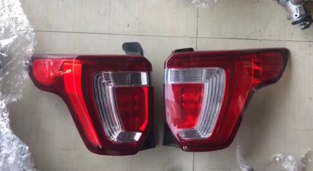 Задние фонари (левый+правый) Ford Explorer оригинал