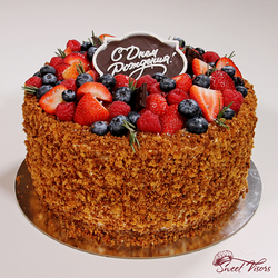 Декор торта Ягодная горка на день рождения кондитерская Sweet Visors Сладкие Козырьки. Кондитер Светлана Дегтерева. Домашние торты на заказ в СПБ. Мы создаем сладкие истории на любой вкус на юбилей, свадьбу, детский праздник. Торты для мальчиков и мужчин, для девушек и девочек. Вы можете заказать десерты ручной работы.