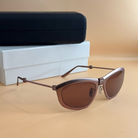 Солнцезащитные очки Givenchy