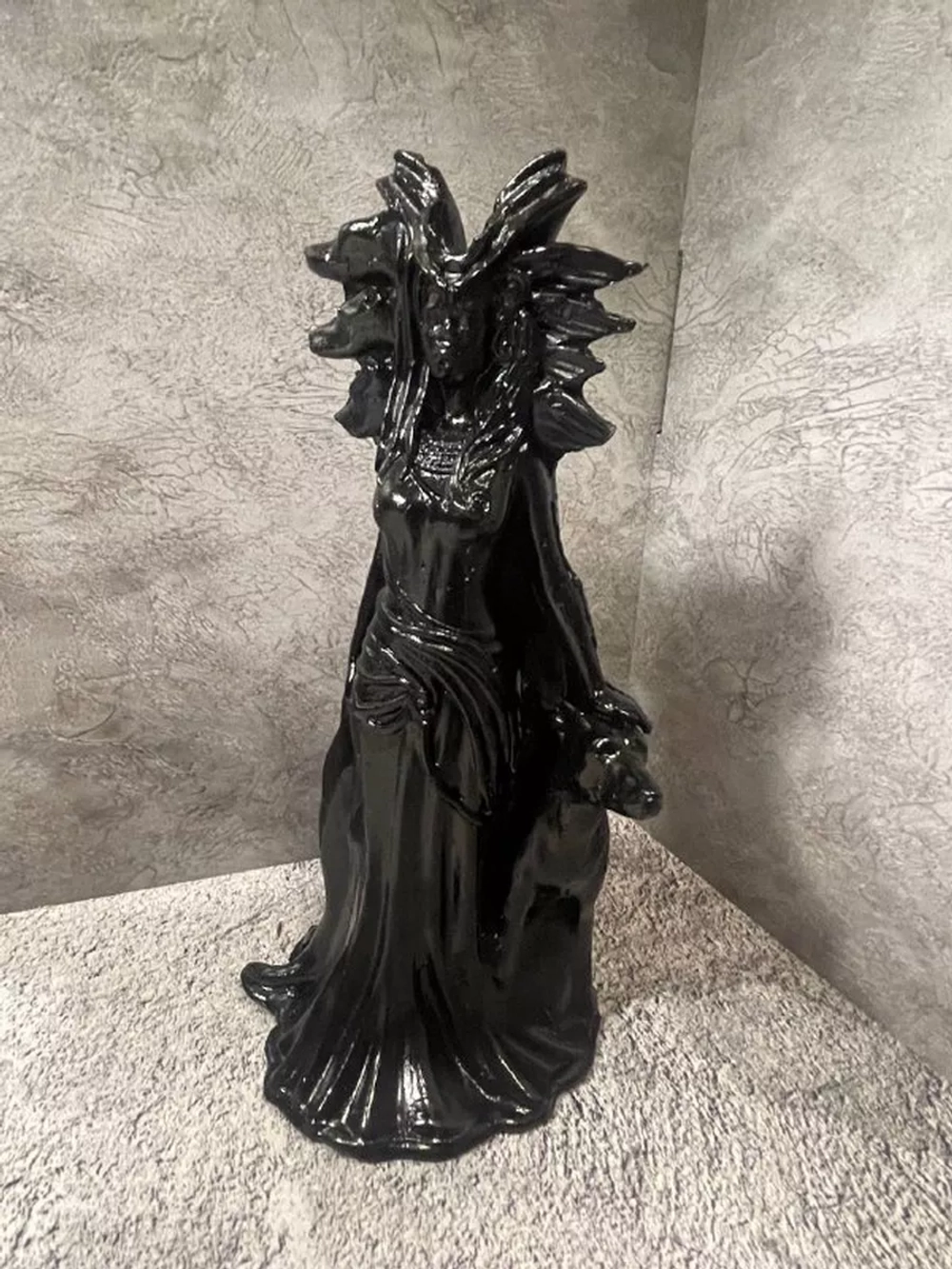 Алтарная статуэтка "Геката"