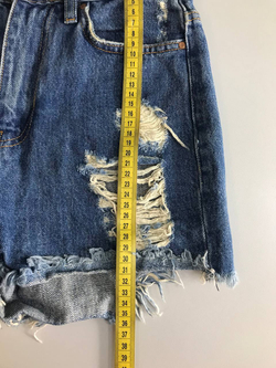 Шорты Guess для модных образов, маркировка 24, визуально на 42 размер