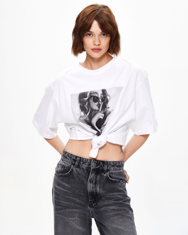 Футболка хлопковая с ч/б аппликацией