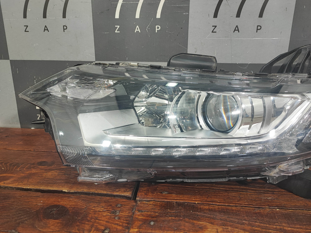 Фара левая Mitsubishi Outlander 3 15-нв Б/У Оригинал 8301C853