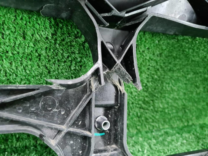 Телевизор Lixiang L9 (2022-н.в.)