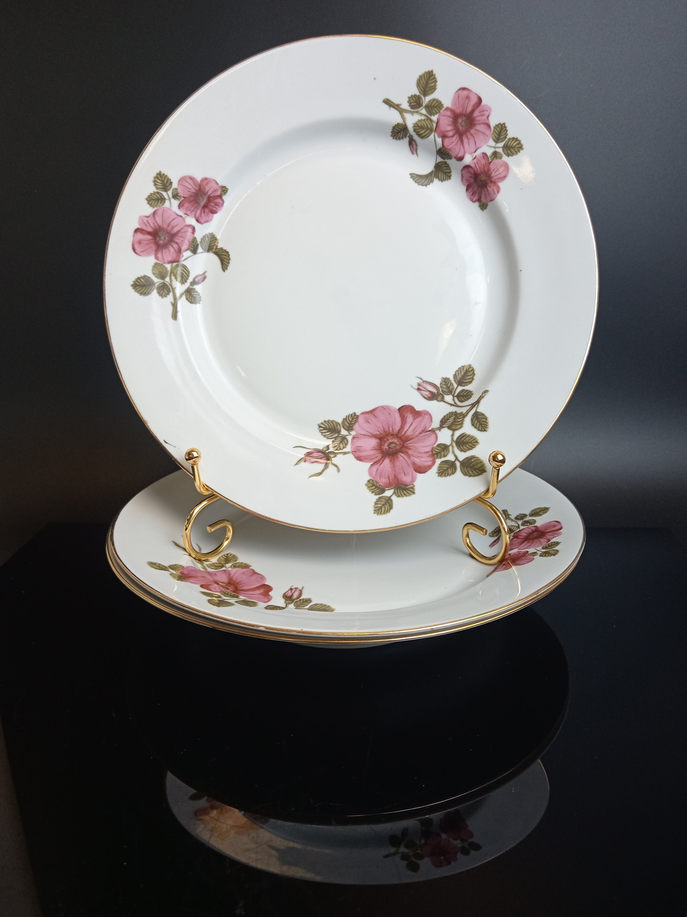Тарелки фарфоровые 3 штуки "Гармония роз",23.5 см, "Wloclawek porcelana, позолота, Винтаж, Польша, времён СССР 1965-1975 гг