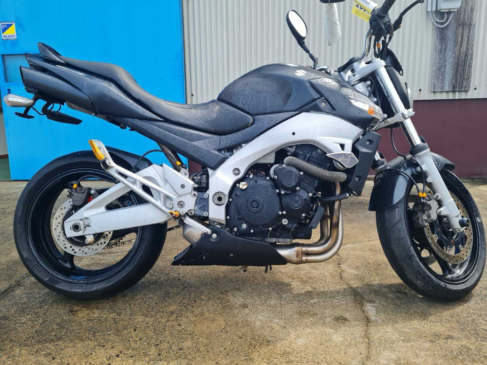 Suzuki GSR400 041012