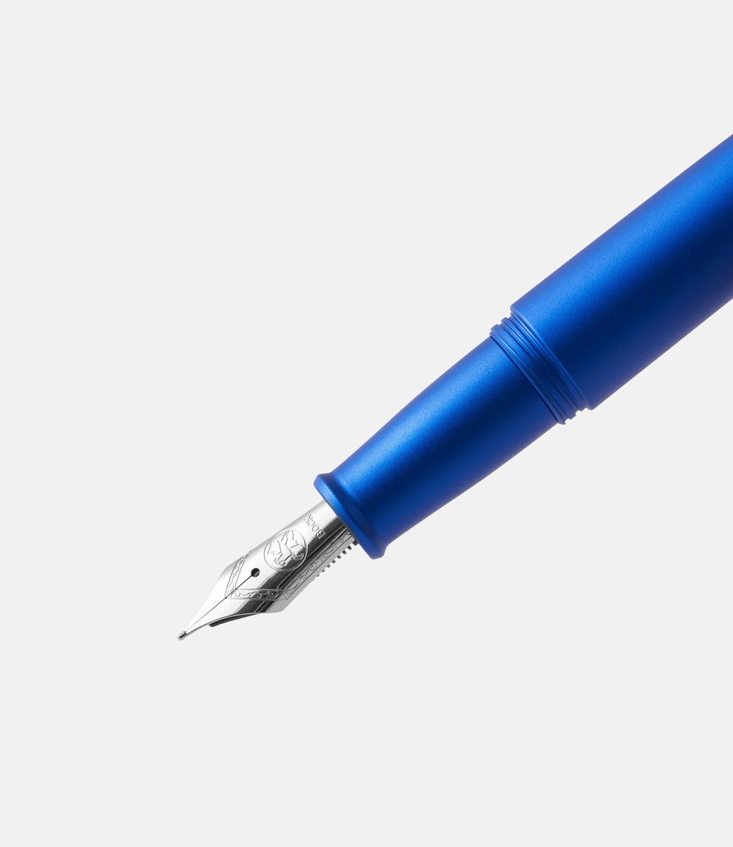 Ensso Piuma Royal Blue — перьевая ручка из алюминия