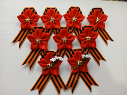 Брошь на 9 мая (Цветок чёрно-белый) из георгиевской ленты