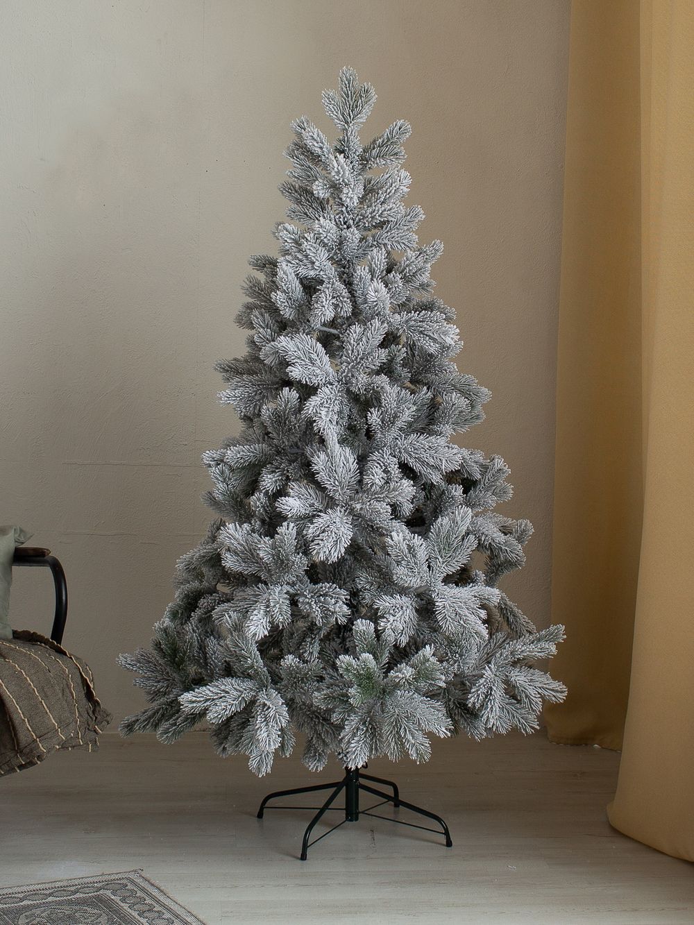 Заснеженная елка «Аляска» GT (Литая хвоя) 180 см / 1,8 м