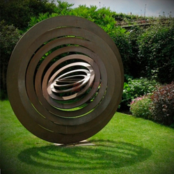Парковая скульптура Кольца