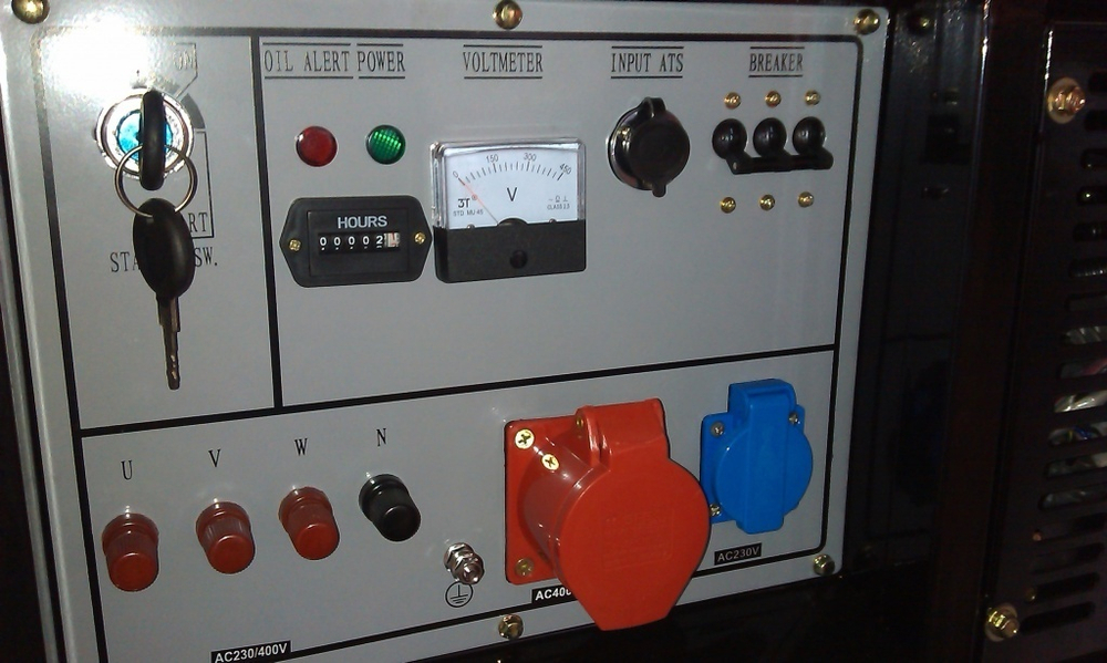 Дизельный генератор 10 кВт АМПЕРОС LDG12-3 с автозапуском