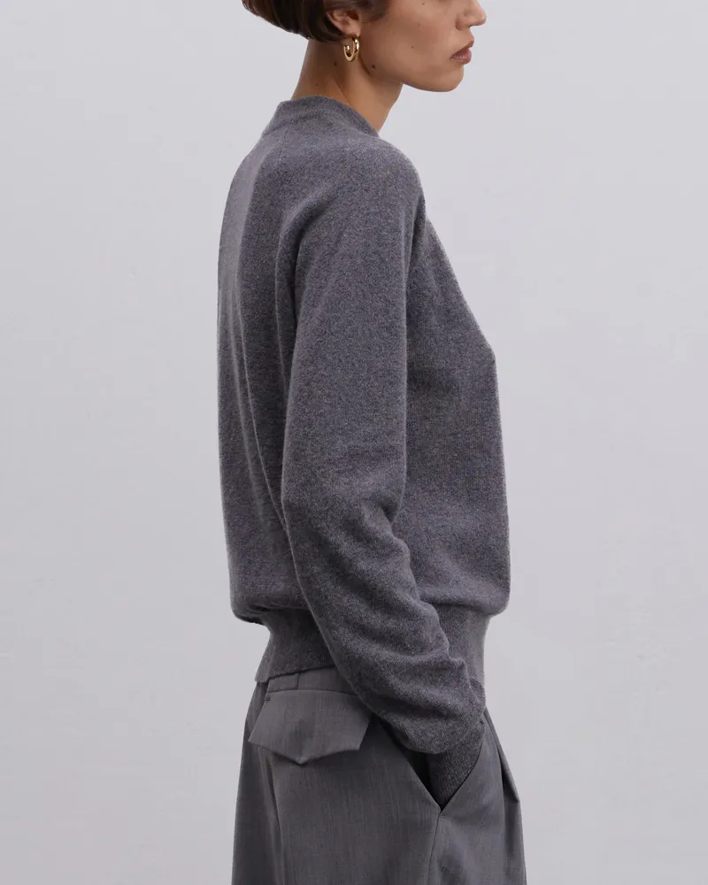 Серый укороченный джемпер из шерсти