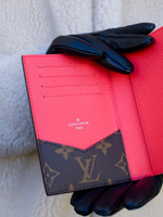Louis Vuitton Обложка для паспорта