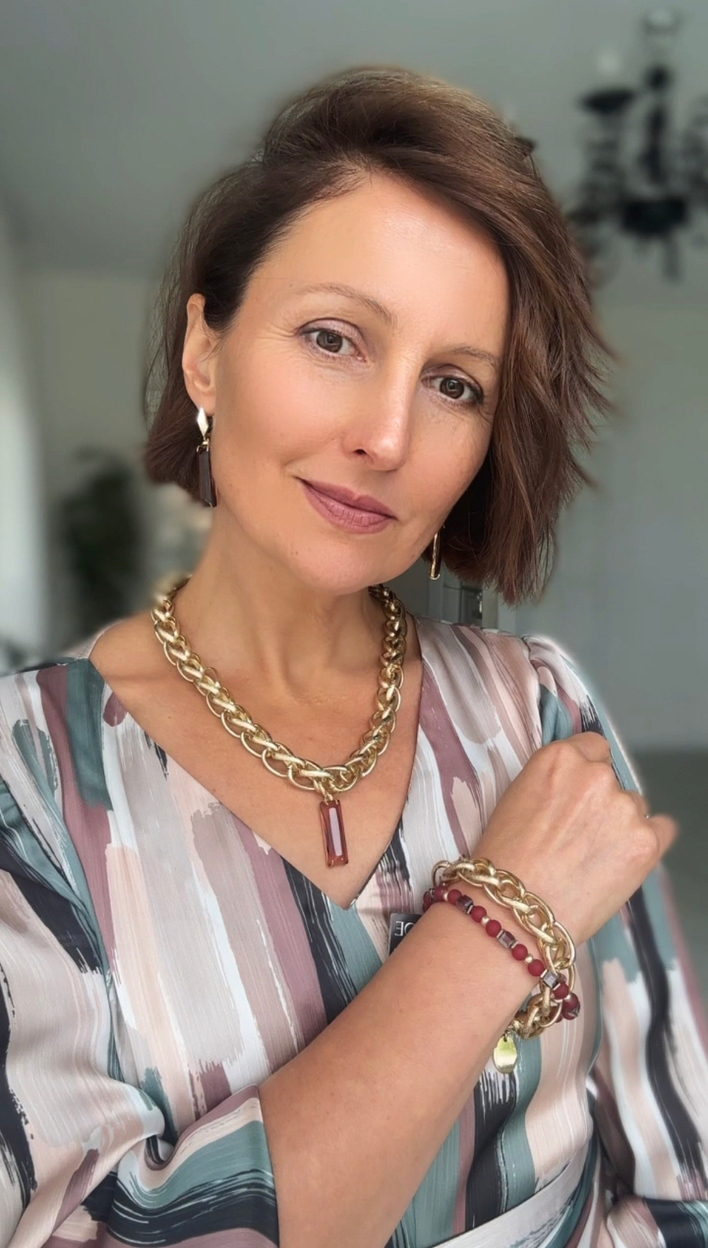 Колье цепь из гальванических цепей с кристаллом сливового оттенка. Плетение колос. Регулировка длины.