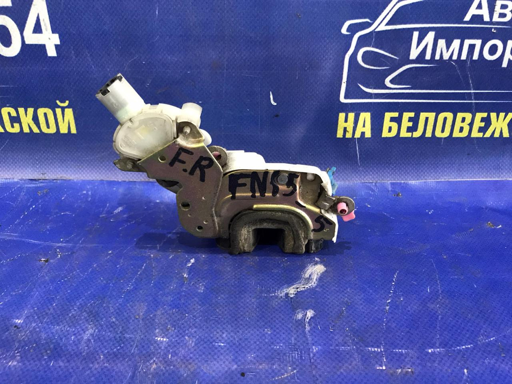 Замок двери передней правой NISSAN PULSAR 1999