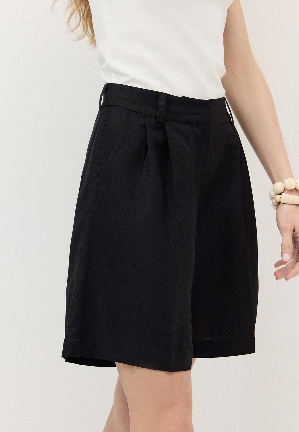 Шорты на поясе изо льна