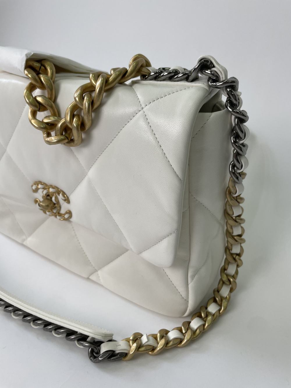 Сумка Chanel 19