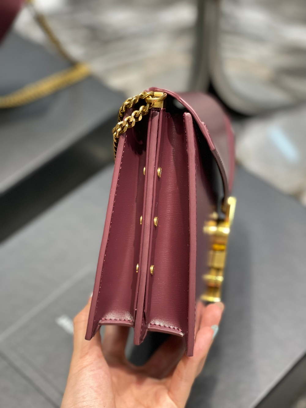 Saint Laurent Cassandra Medium 22 cm